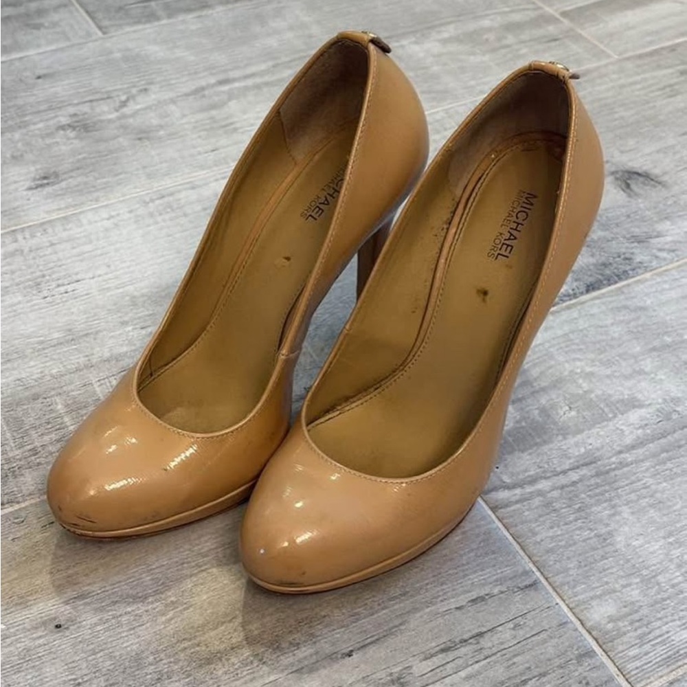 Michael Kors Tan Patent Leather Pumps